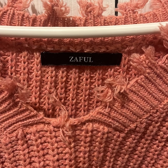 Zaful Cropped Off the Shoulder Sweater - Picture 3 of 3